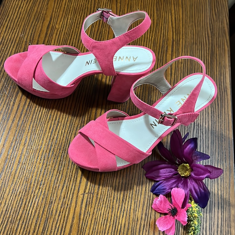 Anne Klein US 7.5 womens pink suede chunky heels. Gently used.